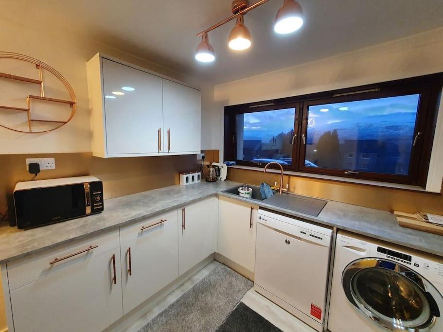 Premium Ground Floor Apartment, Near Fort William Town Centre Екстериор снимка